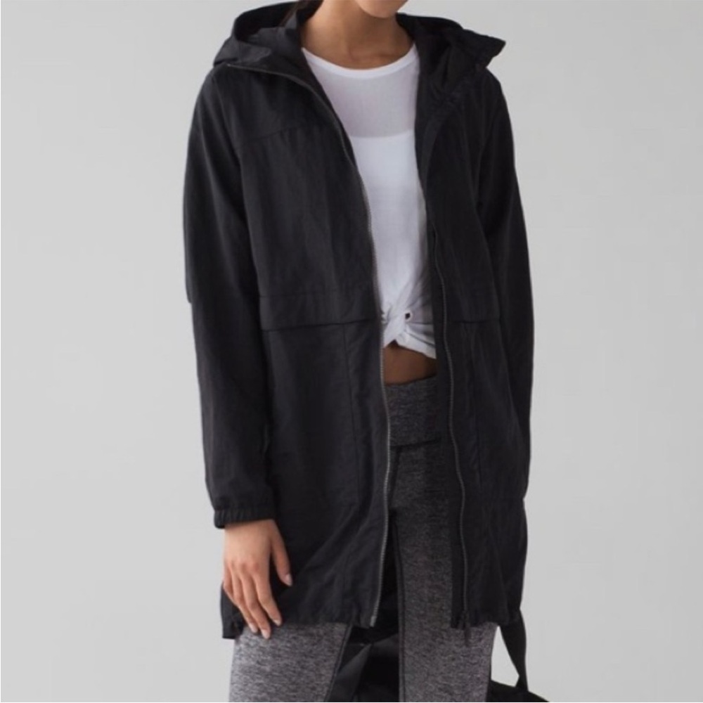 Lululemon Easy As Jacket Black Rain Travel Gylde Water Repellent W4AEXS Sz 6